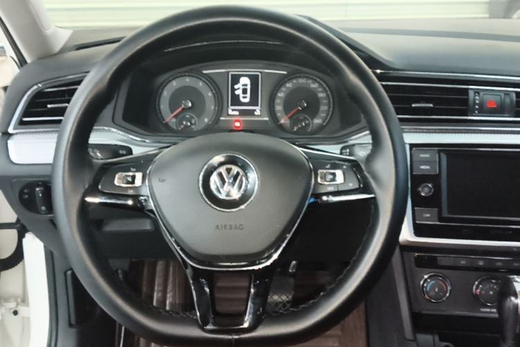Used Volkswagen Lamando 2019 230TSI DSG Fashion Edition China VI Steering Wheel