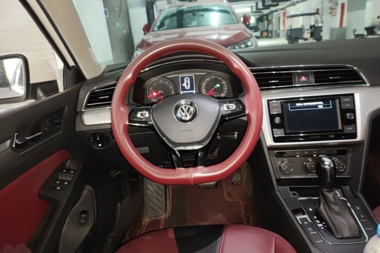 Used Volkswagen Lamando 2019 230TSI DSG Fashion Edition China VI Steering Wheel