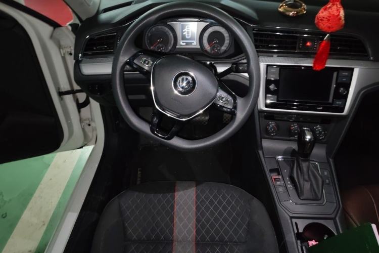 Used Volkswagen Lamando 2019 230TSI DSG Fashion Edition China VI Steering Wheel