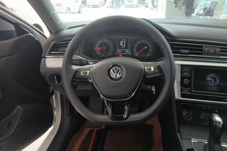 Used Volkswagen Lamando 2019 230TSI DSG Fashion Edition China VI Steering Wheel