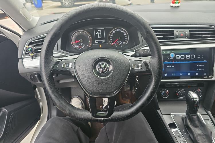 Used Volkswagen Lamando 2019 230TSI DSG Fashion Edition China VI Steering Wheel