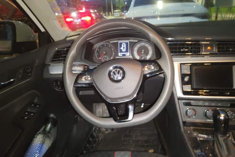 Used Volkswagen Lamando 2019 230TSI DSG Fashion Edition China VI Steering Wheel