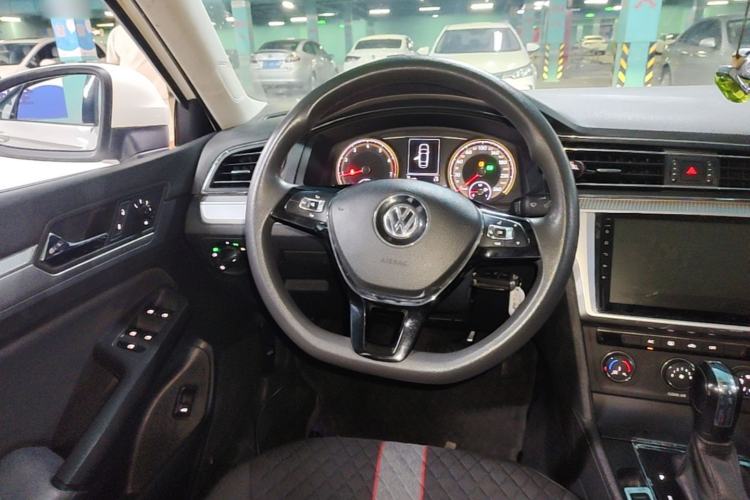 Used Volkswagen Lamando 2019 230TSI DSG Vision Edition China VI Standard Steering Wheel