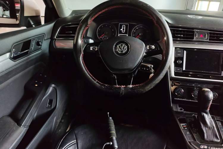 Used Volkswagen Lamando 2019 230TSI DSG Fashion Edition China VI Steering Wheel