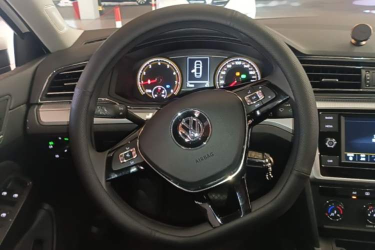 Used Volkswagen Lamando 2019 230TSI DSG Fashion Edition China VI Steering Wheel