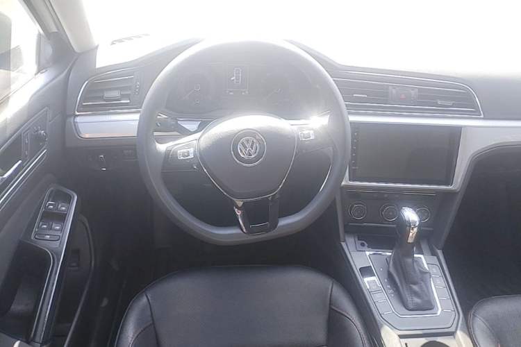 Used Volkswagen Lamando 2019 230TSI DSG Fashion Edition China V Standard Steering Wheel