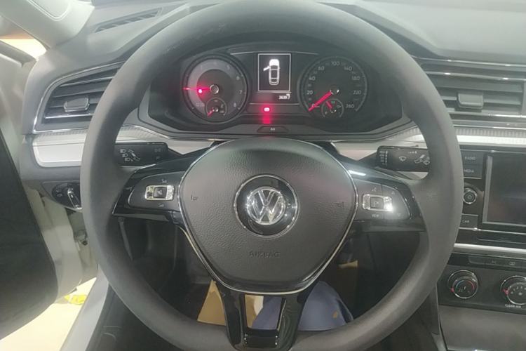 Used Volkswagen Lamando 2019 230TSI DSG Fashion Edition China VI Steering Wheel