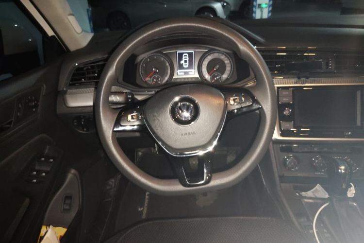Used Volkswagen Lamando 2019 230TSI DSG Fashion Edition China V Standard Steering Wheel