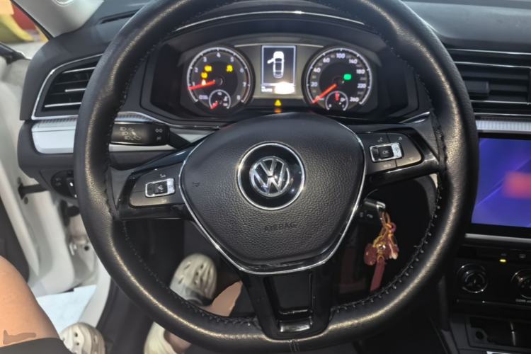 Used Volkswagen Lamando 2019 230TSI DSG Fashion Edition China V Standard Steering Wheel