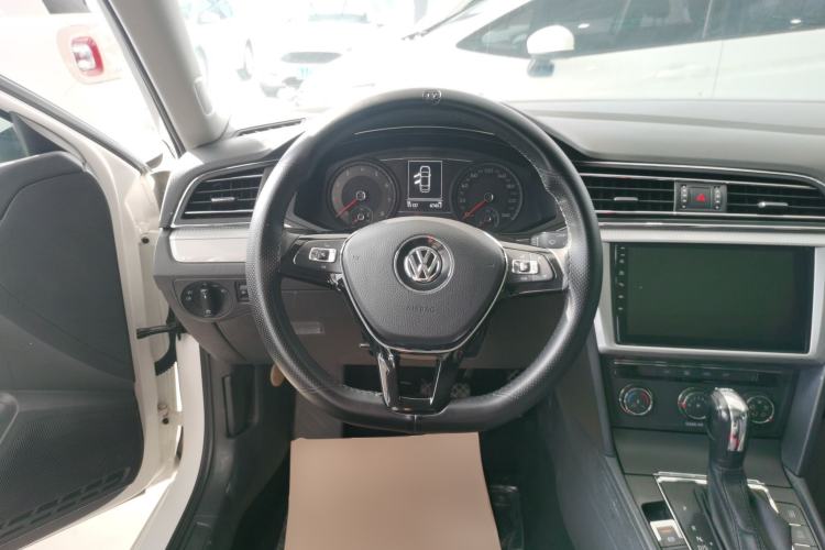 Used Volkswagen Lamando 2019 230TSI DSG Fashion Edition China VI Steering Wheel