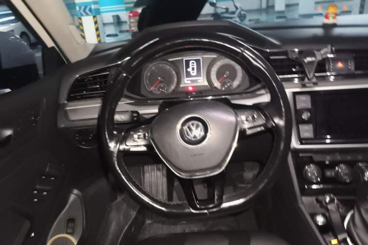 Used Volkswagen Lamando 2019 280TSI DSG Comfort Edition China VI standard Steering Wheel