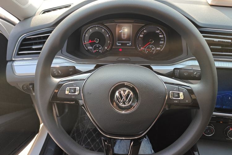 Used Volkswagen Lamando 2019 230TSI DSG Fashion Edition China V Standard Steering Wheel