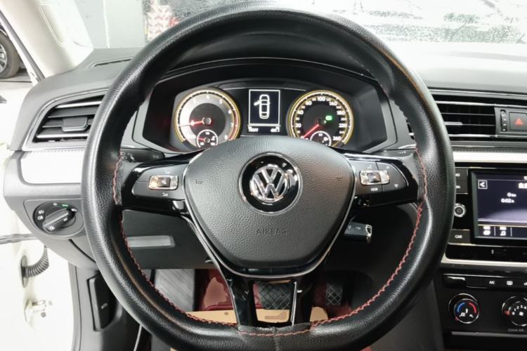 Used Volkswagen Lamando 2019 230TSI DSG Fashion Edition China VI Steering Wheel