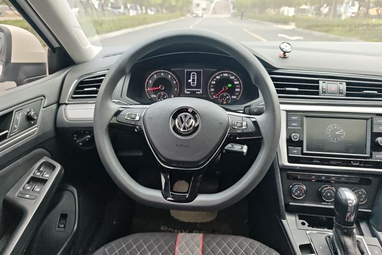 Used Volkswagen Lamando 2019 230TSI DSG Fashion Edition China VI Steering Wheel