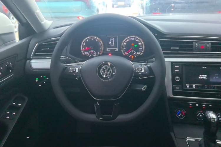 Used Volkswagen Lamando 2019 230TSI DSG Fashion Edition China VI Steering Wheel