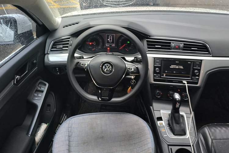 Used Volkswagen Lamando 2019 230TSI DSG Fashion Edition China VI Steering Wheel
