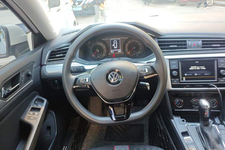 Used Volkswagen Lamando 2019 230TSI DSG Fashion Edition China VI Steering Wheel