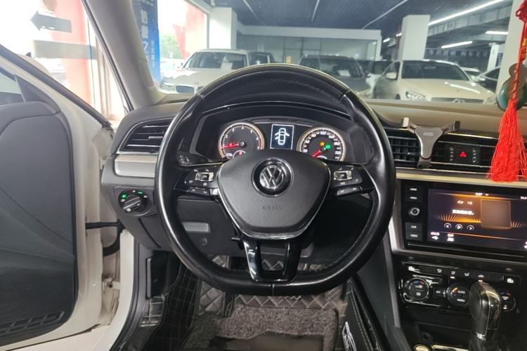 Used Volkswagen Lamando 2019 280TSI DSG Comfort Edition China VI standard Steering Wheel