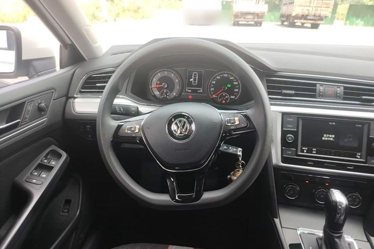 Used Volkswagen Lamando 2019 230TSI DSG Fashion Edition China VI Steering Wheel