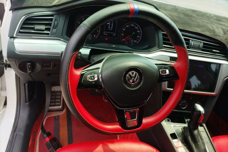 Used Volkswagen Lamando 2019 230TSI DSG Vision Edition China VI Standard Steering Wheel