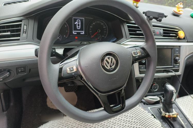 Used Volkswagen Lamando 2019 230TSI DSG Fashion Edition China VI Steering Wheel