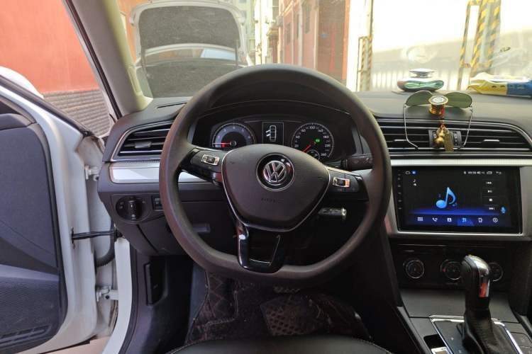 Used Volkswagen Lamando 2019 230TSI DSG Fashion Edition China VI Steering Wheel