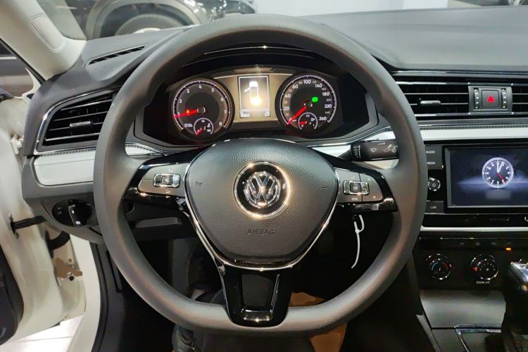 Used Volkswagen Lamando 2019 230TSI DSG Fashion Edition China VI Steering Wheel