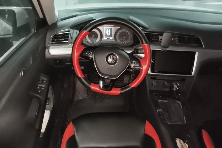 Used Volkswagen Lamando 2019 230TSI DSG Fashion Edition China V Standard Steering Wheel