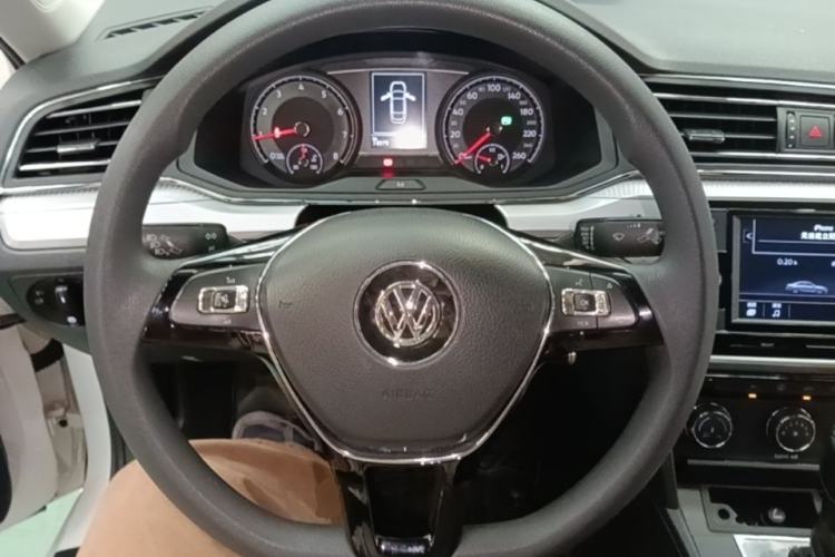 Used Volkswagen Lamando 2019 230TSI DSG Fashion Edition China VI Steering Wheel