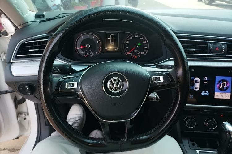 Used Volkswagen Lamando 2019 230TSI DSG Fashion Edition China V Standard Steering Wheel