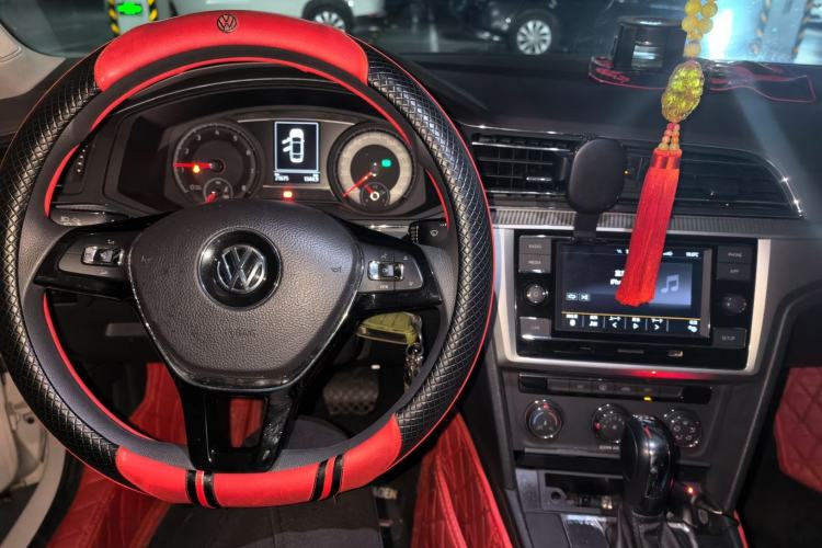 Used Volkswagen Lamando 2019 230TSI DSG Fashion Edition China V Standard Steering Wheel