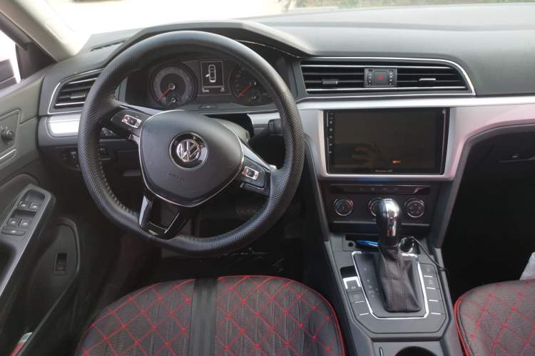 Used Volkswagen Lamando 2019 230TSI DSG Fashion Edition China V Standard Steering Wheel