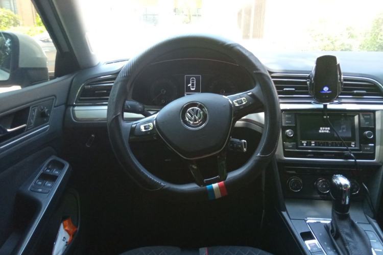 Used Volkswagen Lamando 2019 230TSI DSG Fashion Edition China VI Steering Wheel