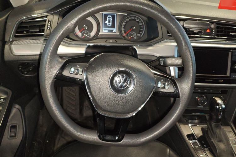 Used Volkswagen Lamando 2019 230TSI DSG Fashion Edition China VI Steering Wheel