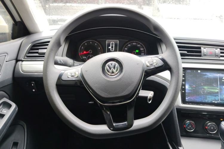 Used Volkswagen Lamando 2019 230TSI DSG Fashion Edition China V Standard Steering Wheel