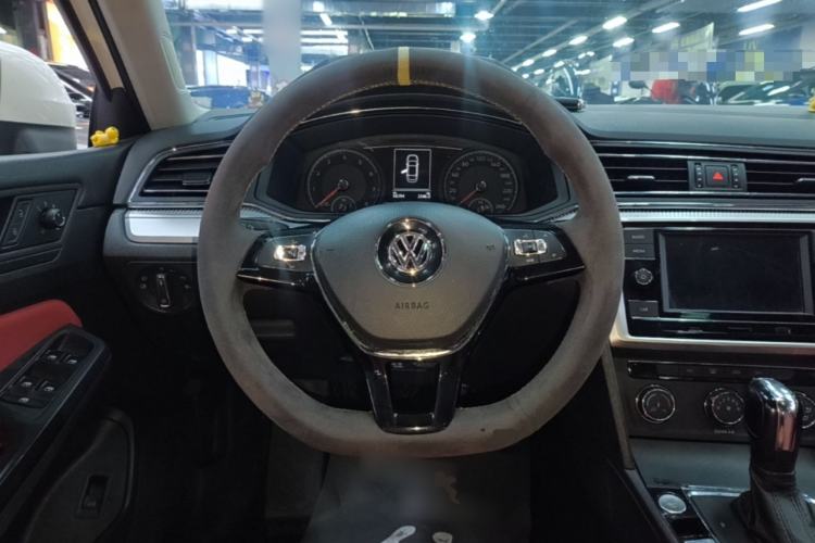 Used Volkswagen Lamando 2019 230TSI DSG Fashion Edition China V Standard Steering Wheel