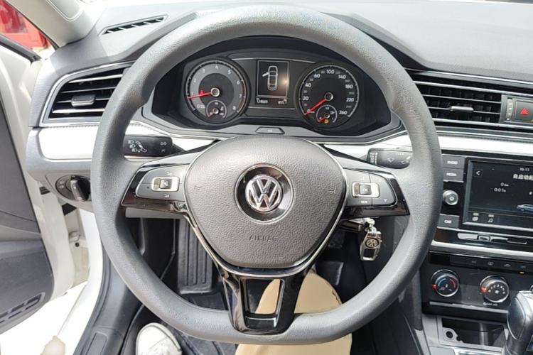 Used Volkswagen Lamando 2019 230TSI DSG Fashion Edition China V Standard Steering Wheel