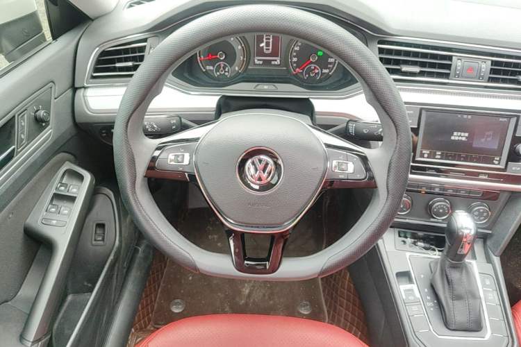 Used Volkswagen Lamando 2019 230TSI DSG Fashion Edition China VI Steering Wheel