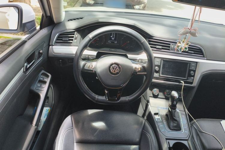 Used Volkswagen Lamando 2019 230TSI DSG Fashion Edition China V Standard Steering Wheel