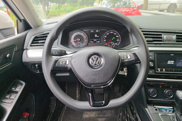 Used Volkswagen Lamando 2019 230TSI DSG Fashion Edition China V Standard Steering Wheel