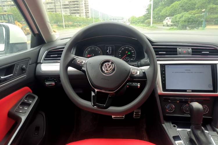Used Volkswagen Lamando 2019 230TSI DSG Fashion Edition China VI Steering Wheel