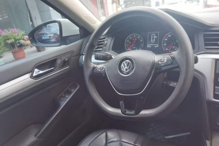 Used Volkswagen Lamando 2019 230TSI DSG Fashion Edition China VI Steering Wheel