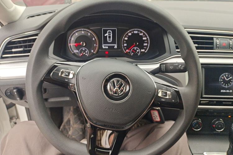 Used Volkswagen Lamando 2019 230TSI DSG Fashion Edition China VI Steering Wheel