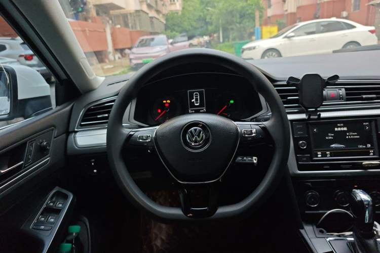 Used Volkswagen Lamando 2019 230TSI DSG Fashion Edition China V Standard Steering Wheel