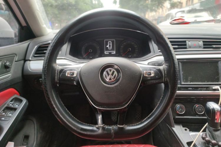 Used Volkswagen Lamando 2019 230TSI DSG Fashion Edition China VI Steering Wheel