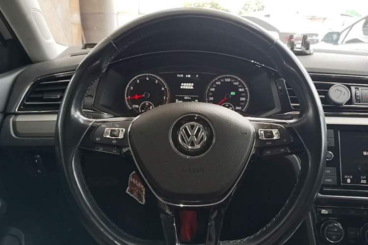 Used Volkswagen Lamando 2019 280TSI DSG Comfort Edition China VI standard Steering Wheel