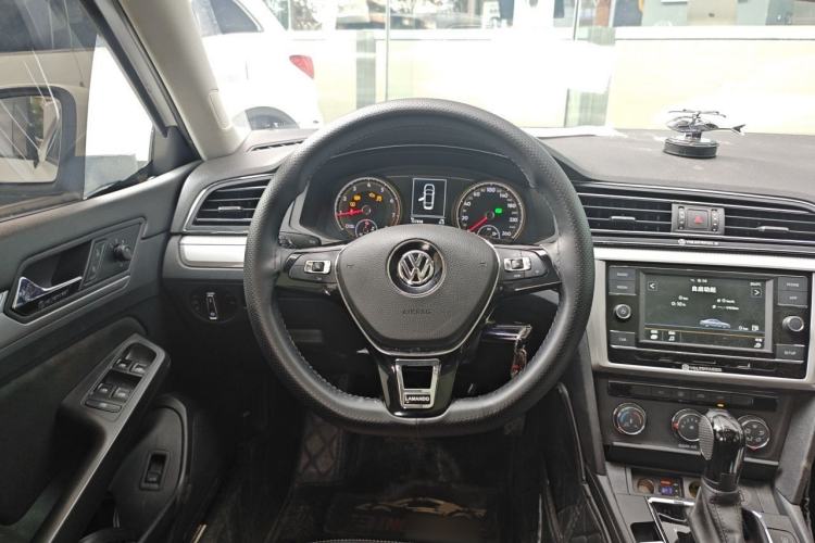 Used Volkswagen Lamando 2019 230TSI DSG Fashion Edition China VI Steering Wheel