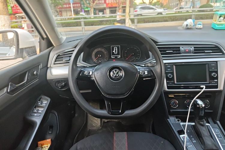 Used Volkswagen Lamando 2019 230TSI DSG Fashion Edition China VI Steering Wheel