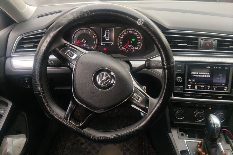 Used Volkswagen Lamando 2019 230TSI DSG Fashion Edition China VI Steering Wheel