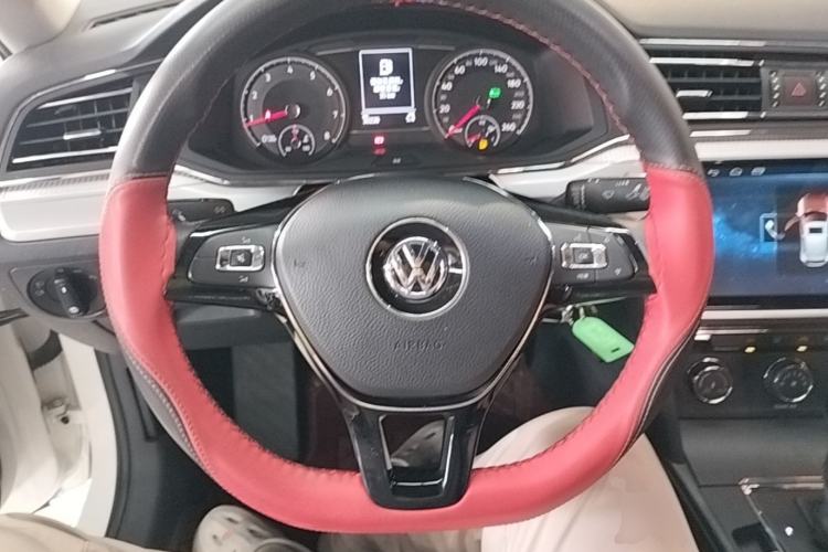 Used Volkswagen Lamando 2019 230TSI DSG Fashion Edition China VI Steering Wheel